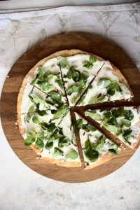 Simple Naked pizza with cauliflower crust